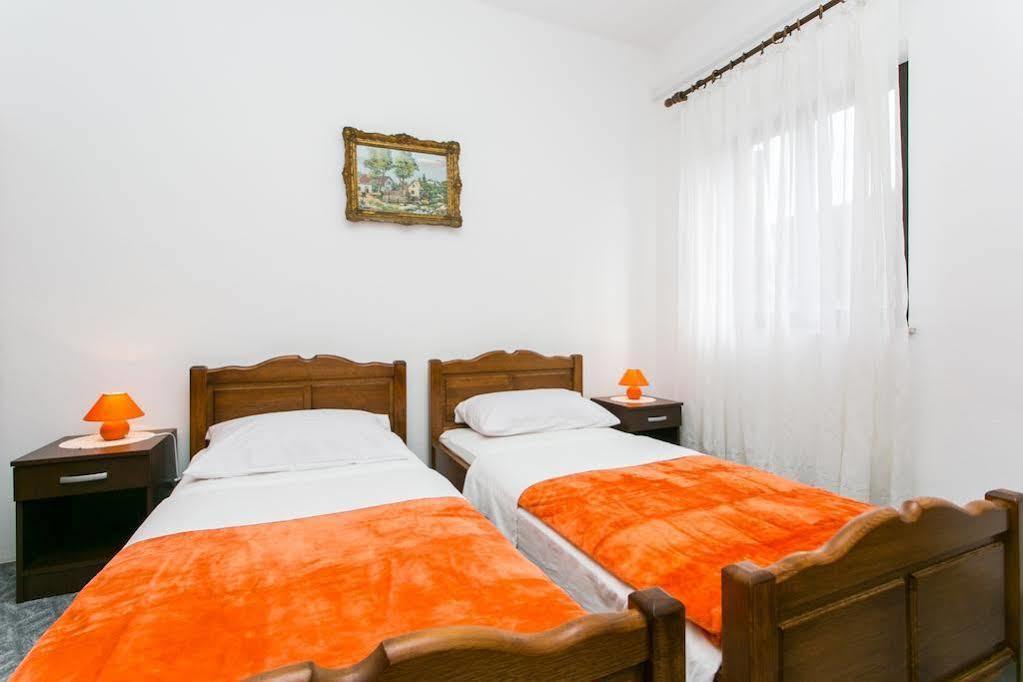 Guest House Cesic Dubrovnik Exterior photo